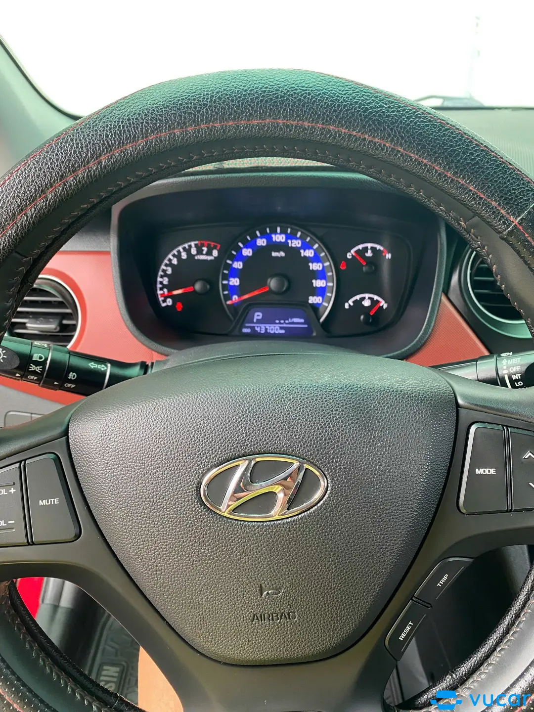 Hyundai i10 Sedan 2019 1.2 AT - Nội thất 4