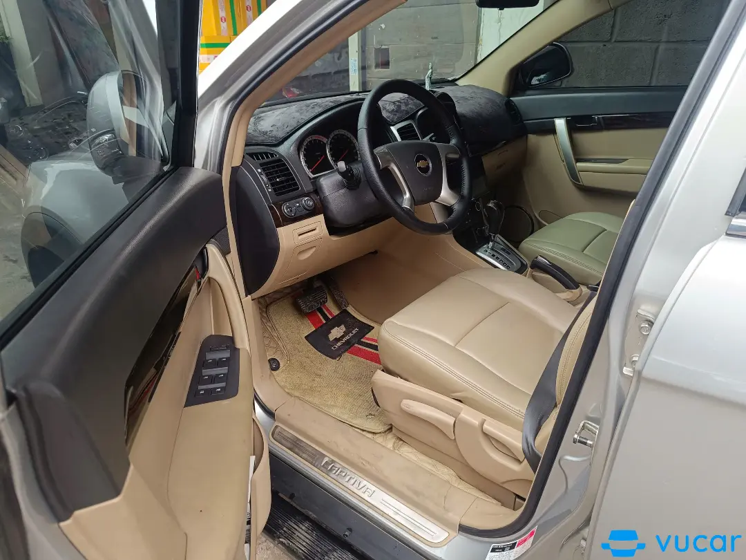 Chevrolet Captiva LT Maxx 2.4 MT 2010 - Nội thất 3