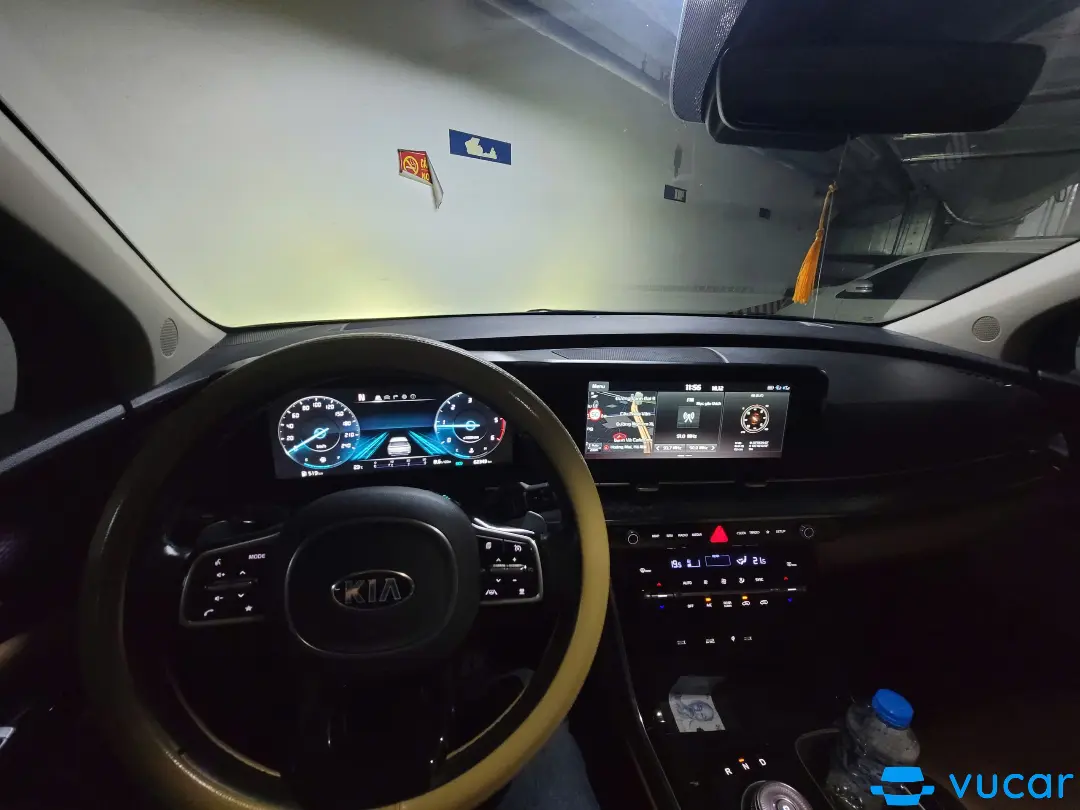 KIA Carnival Signature 2021  - Nội thất 2