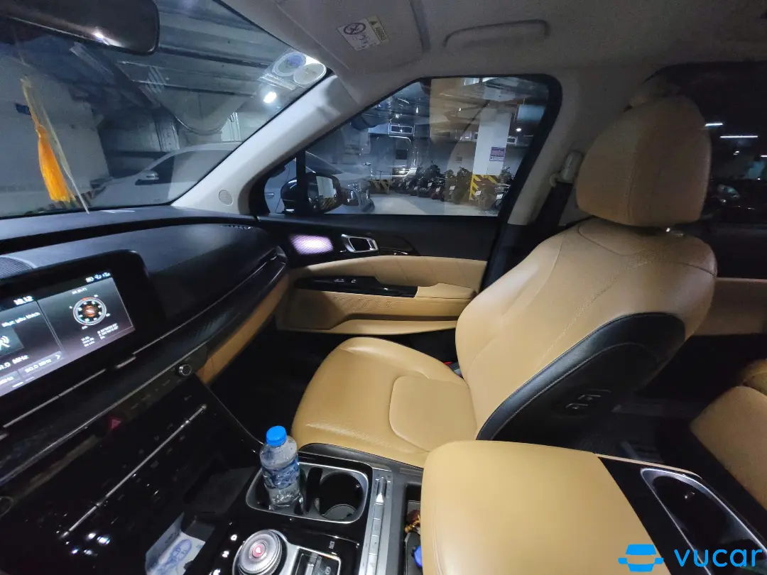 KIA Carnival Signature 2021  - Nội thất 4