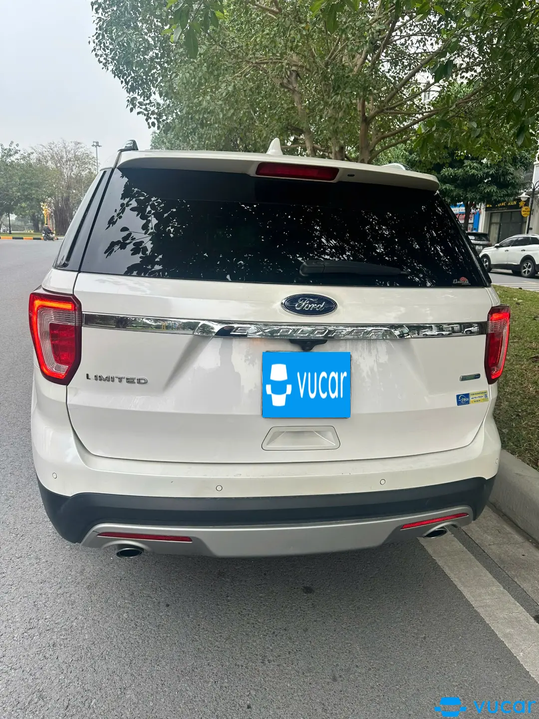 Ford Explorer 2017 - Ngoại thất 2