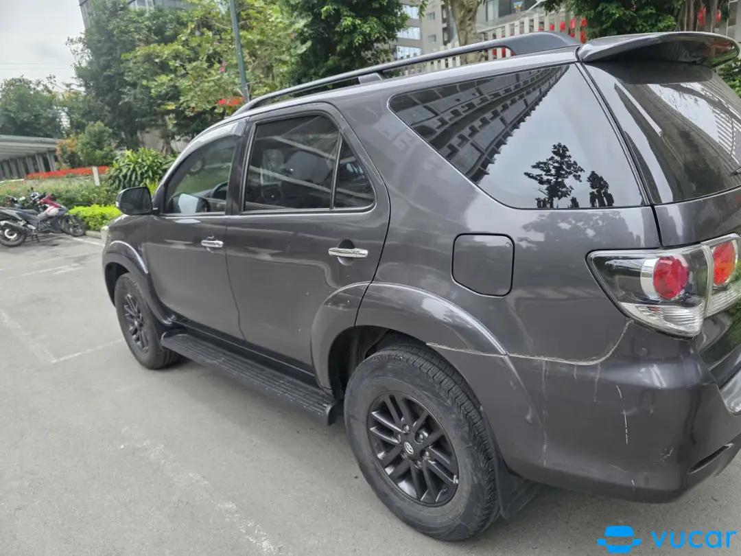 Toyota Fortuner 2.7V 4X2 AT 2016 - Ngoại thất 6