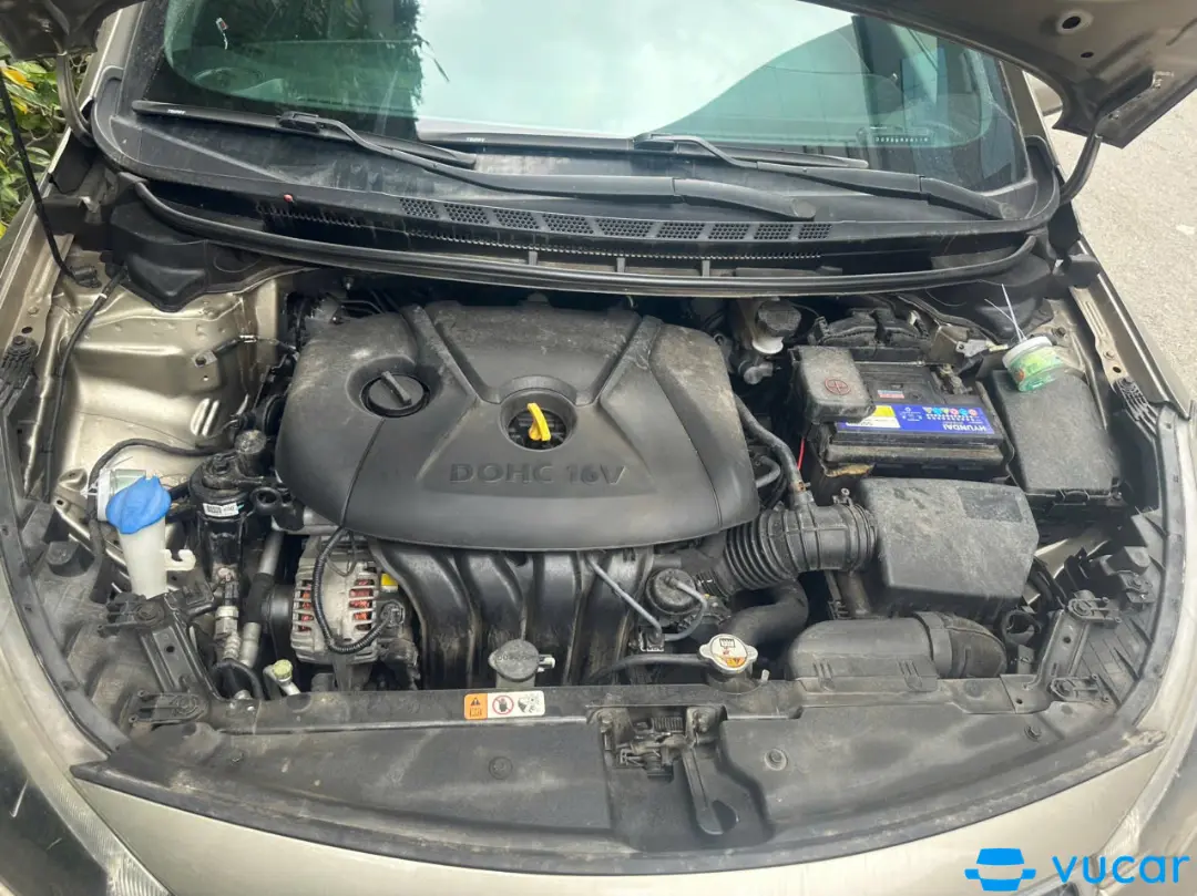 Kia K3 2.0 AT 2015 - Khoang động cơ 1