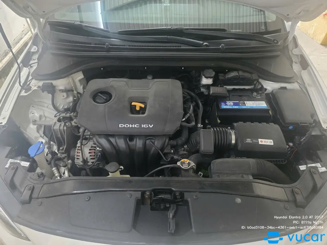 Hyundai Elantra 2.0 AT 2017 - Khoang động cơ 1