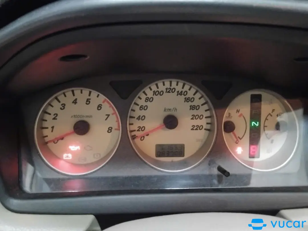Mitsubishi Lancer Gala 2.0 AT 2005  - Nội thất 3