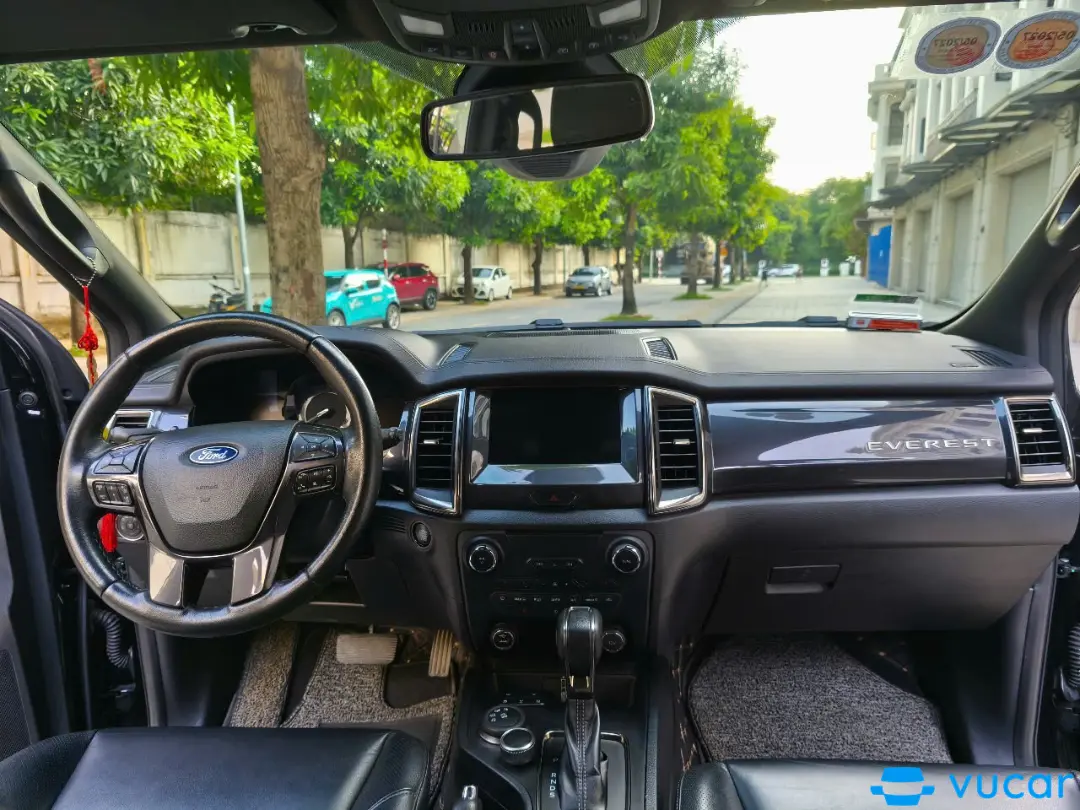Everret Titanium 4x4 2020  - Nội thất 1