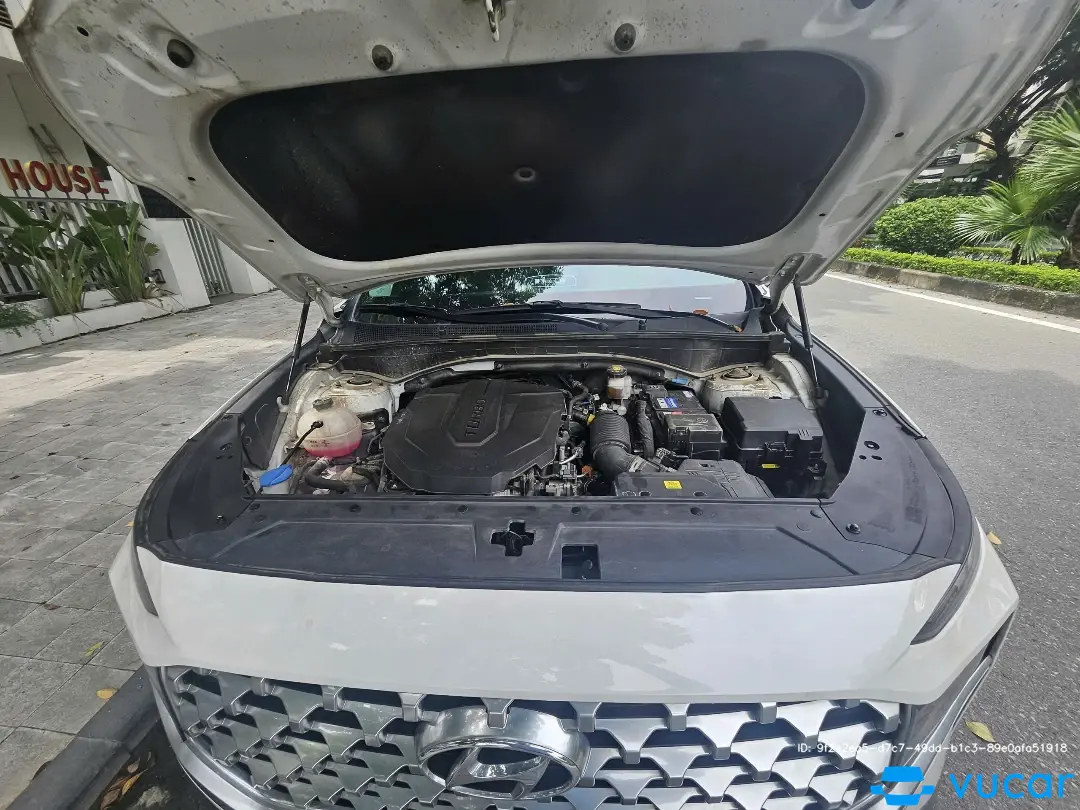 Santafe 2023 - Khoang động cơ 2