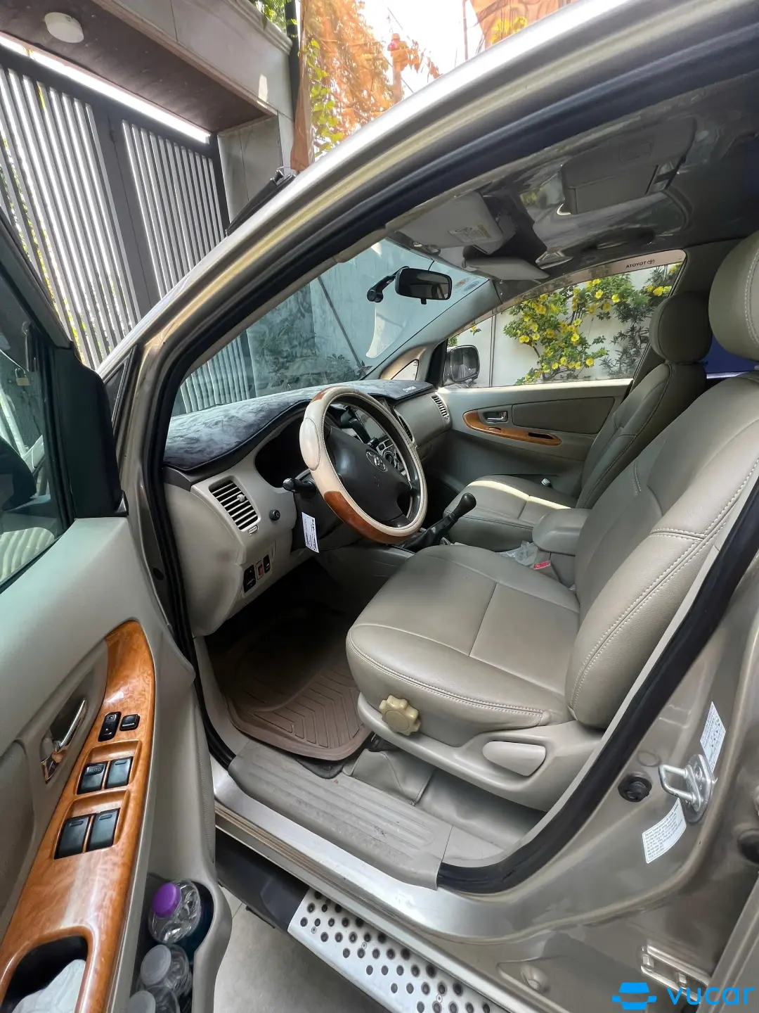 Toyota Innova G 2010 - Nội thất 3
