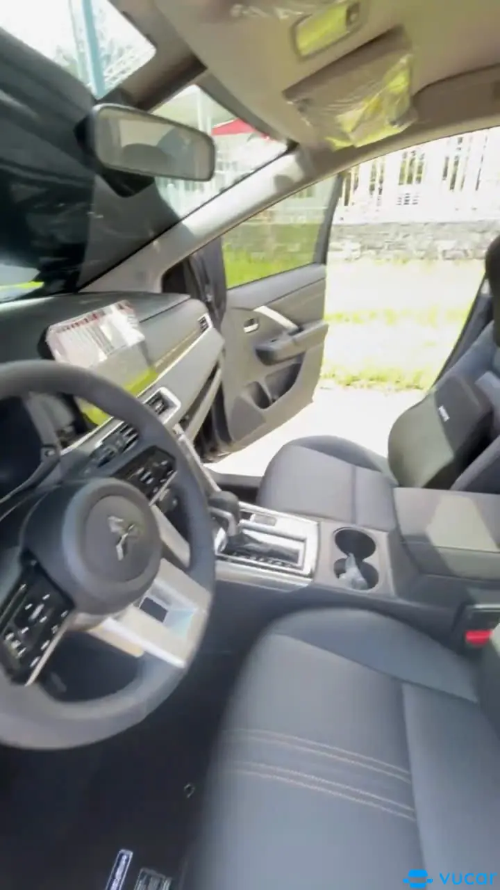 Mitsubishi Xpander Premium 1.5 AT 2025 - Nội thất 2