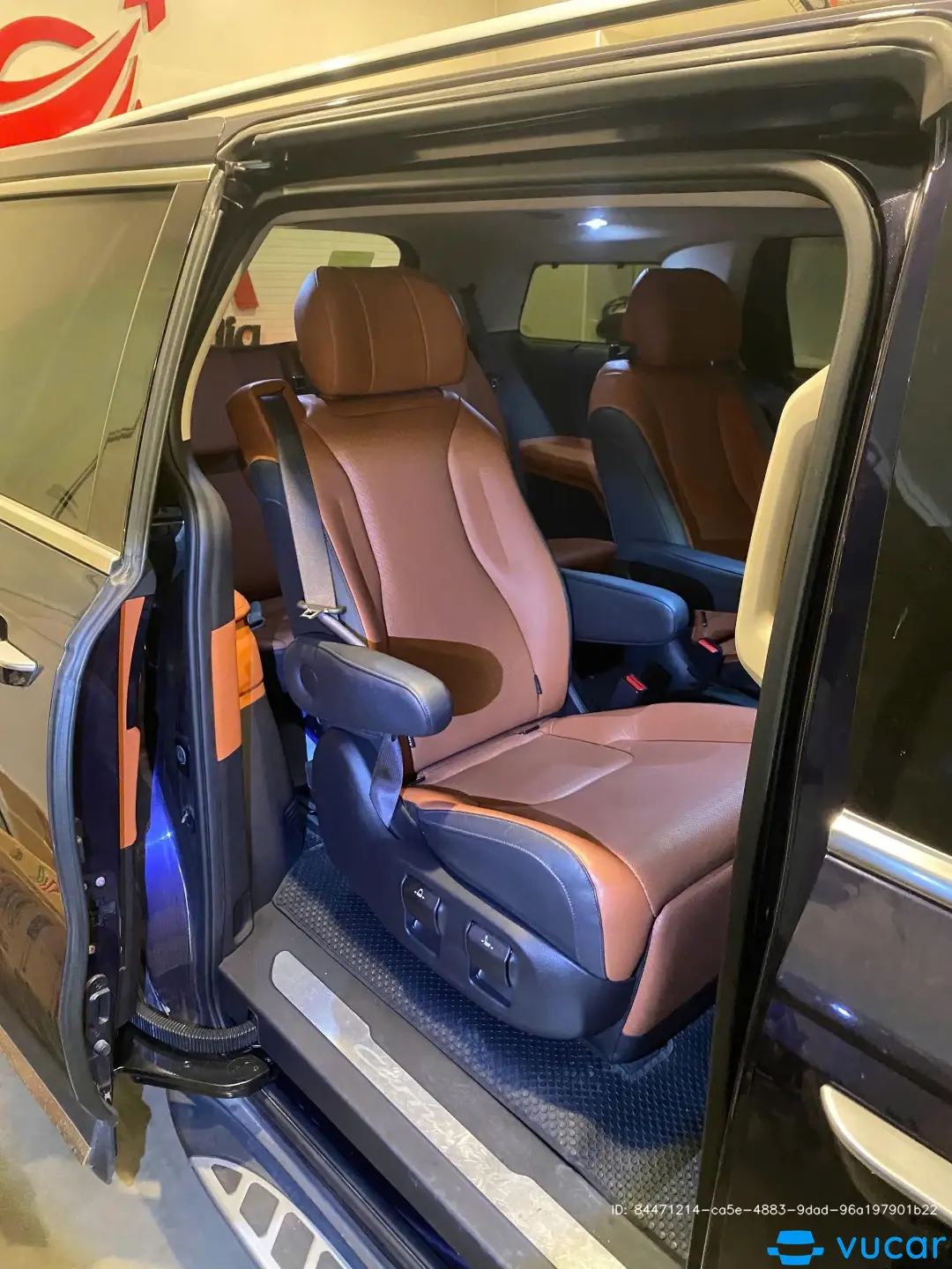Kia Carnival Signature 3.5G 2023 - Nội thất 7