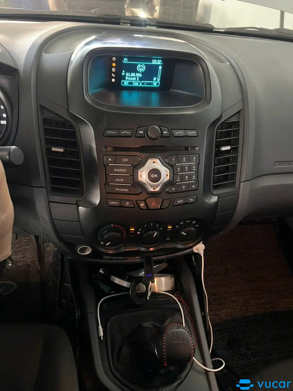 Ford Ranger XLS 2.2L 4x2 MT 2016 - Nội thất 8