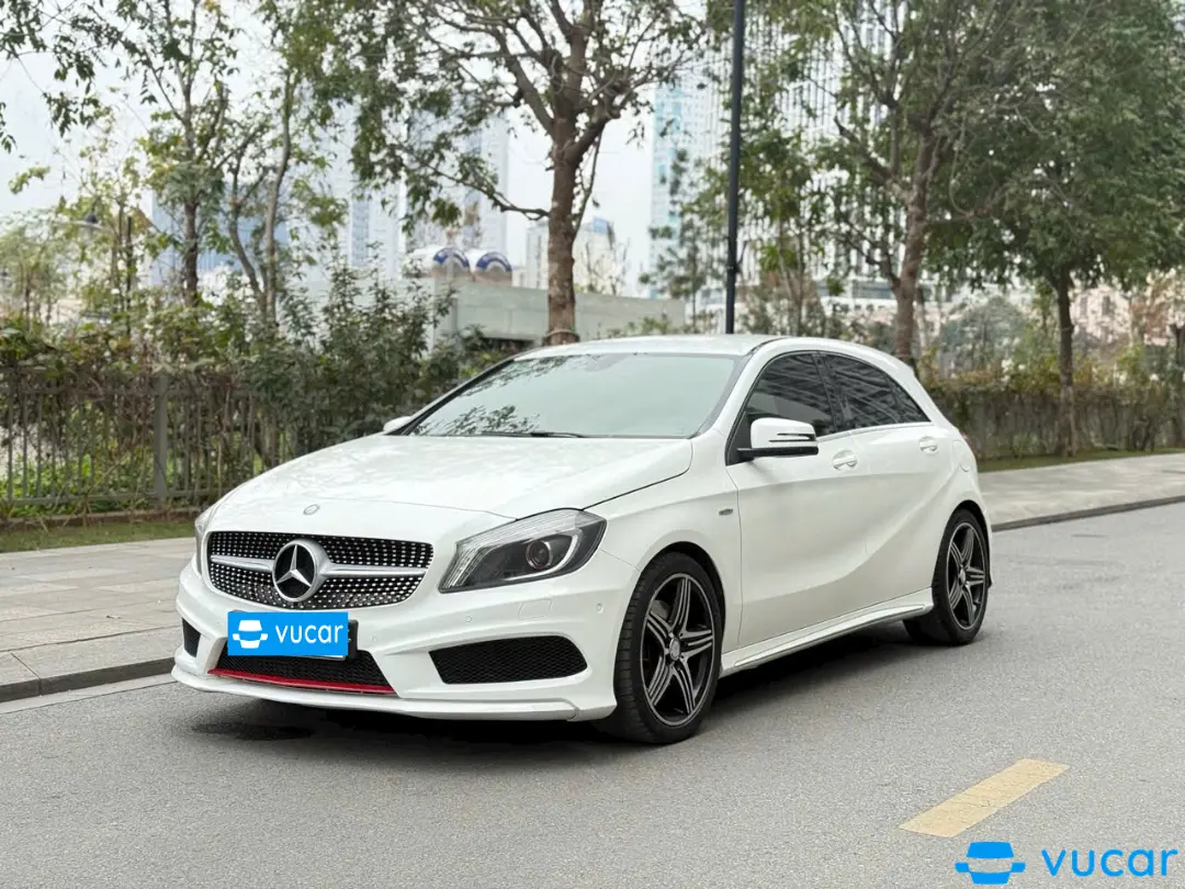 Ảnh xe Merc A250 AMG 2013