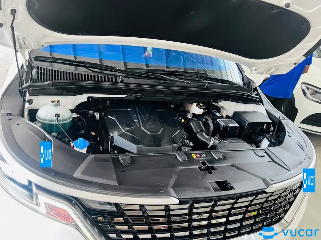 Kia Carnival Premium 2.2D 2022 - Khoang động cơ 1