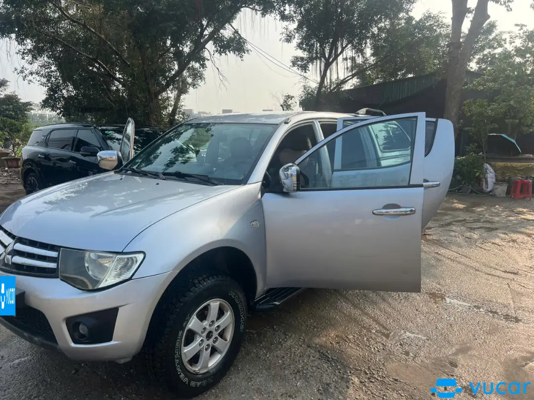 Mitsubishi Triton XLS 2011
