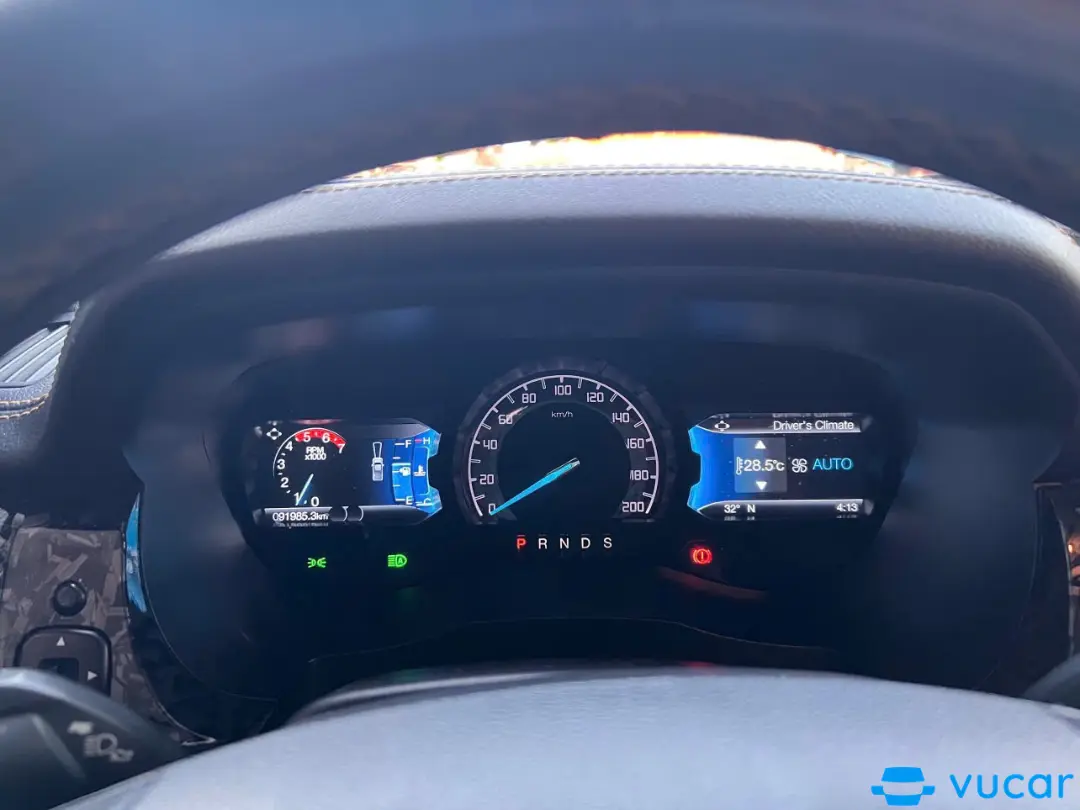 Ford Ranger WLIDTRACK 2.0 4x4 AT 2019 - Nội thất 8