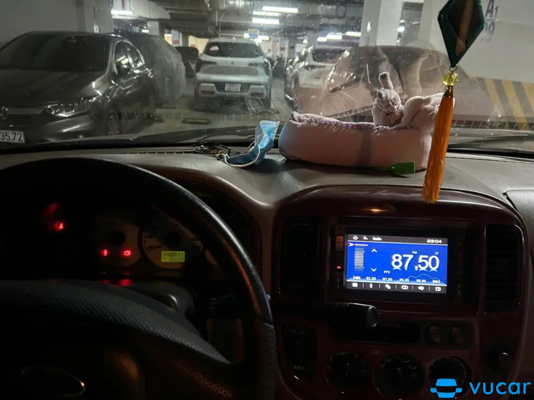 Ford Escape 3.0 V6 2004 - Nội thất 2