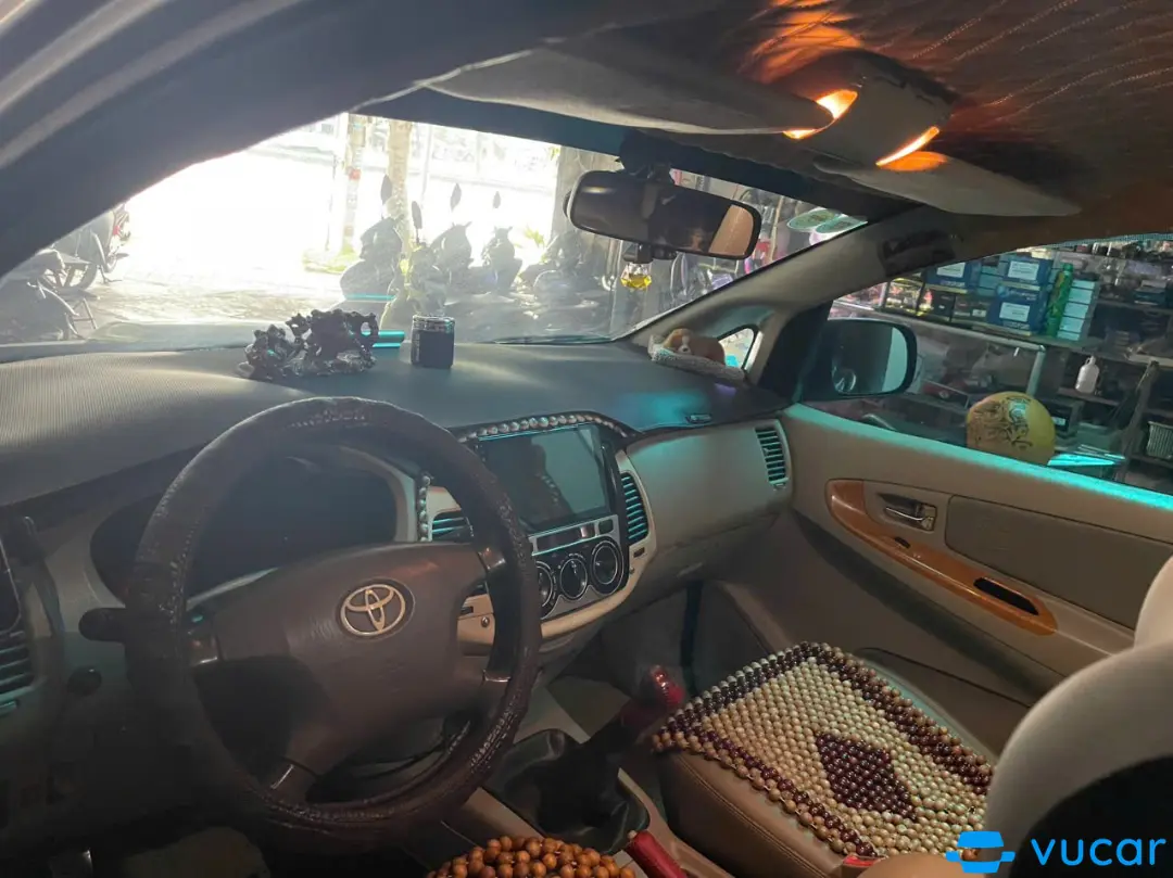 Toyota Innova G2.0 MT 2010 - Nội thất 1