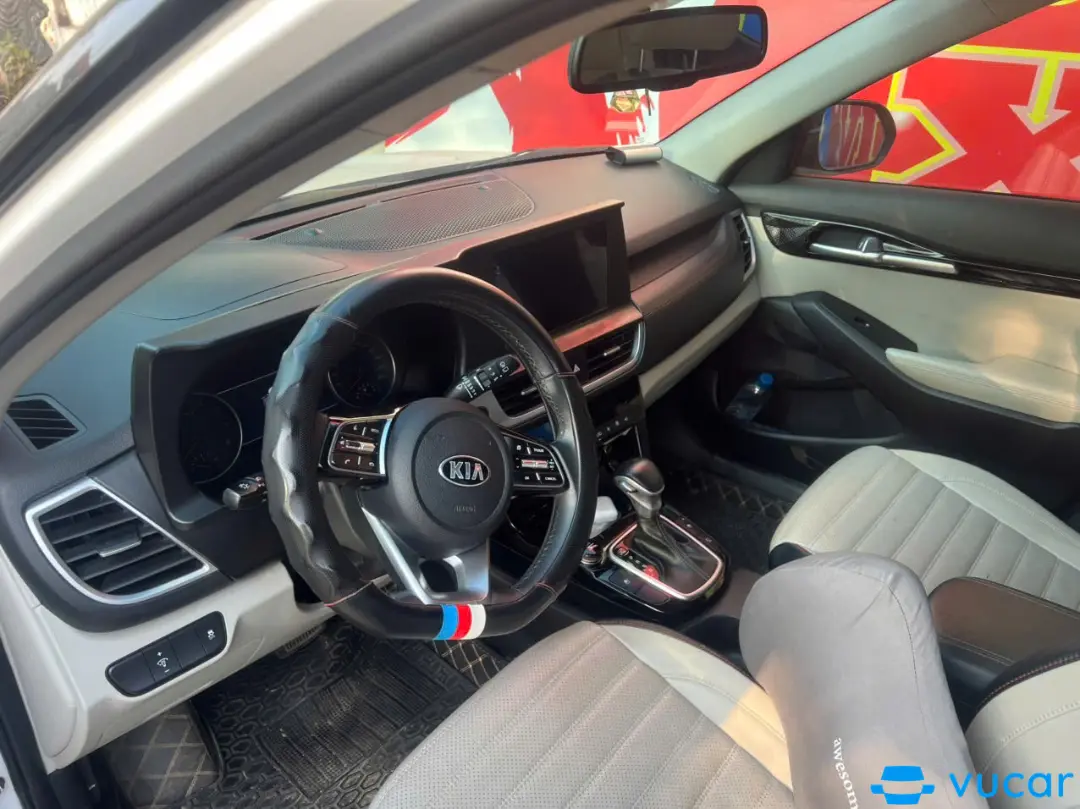 Kia Seltos Premium 1.4 AT 2021 - Nội thất 4