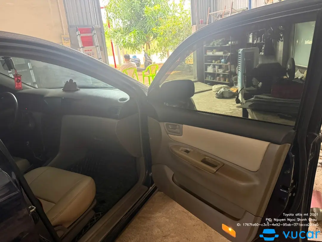 Toyota altis mt 2001 - Nội thất 2