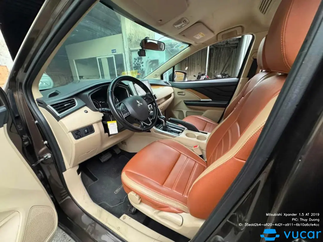 Mitsubishi Xpander 1.5 AT 2019 - Nội thất 5