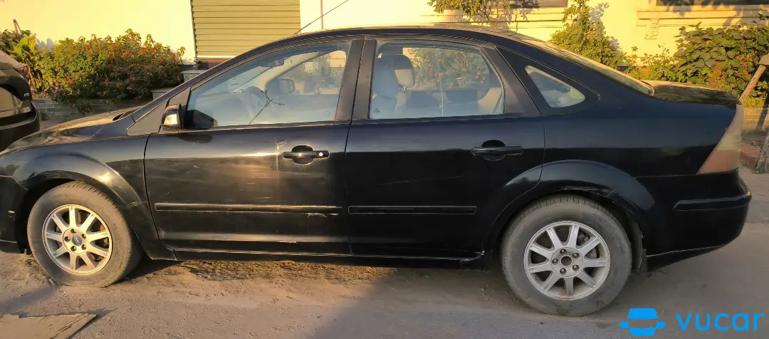 Ford Focus 1.8 MT 2009 - Ngoại thất 9