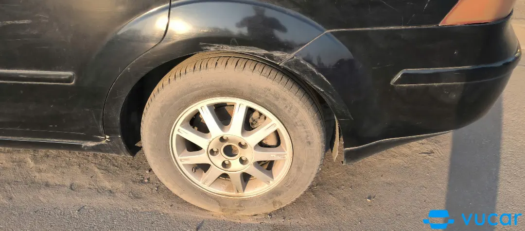 Ford Focus 1.8 MT 2009 - Ngoại thất 13