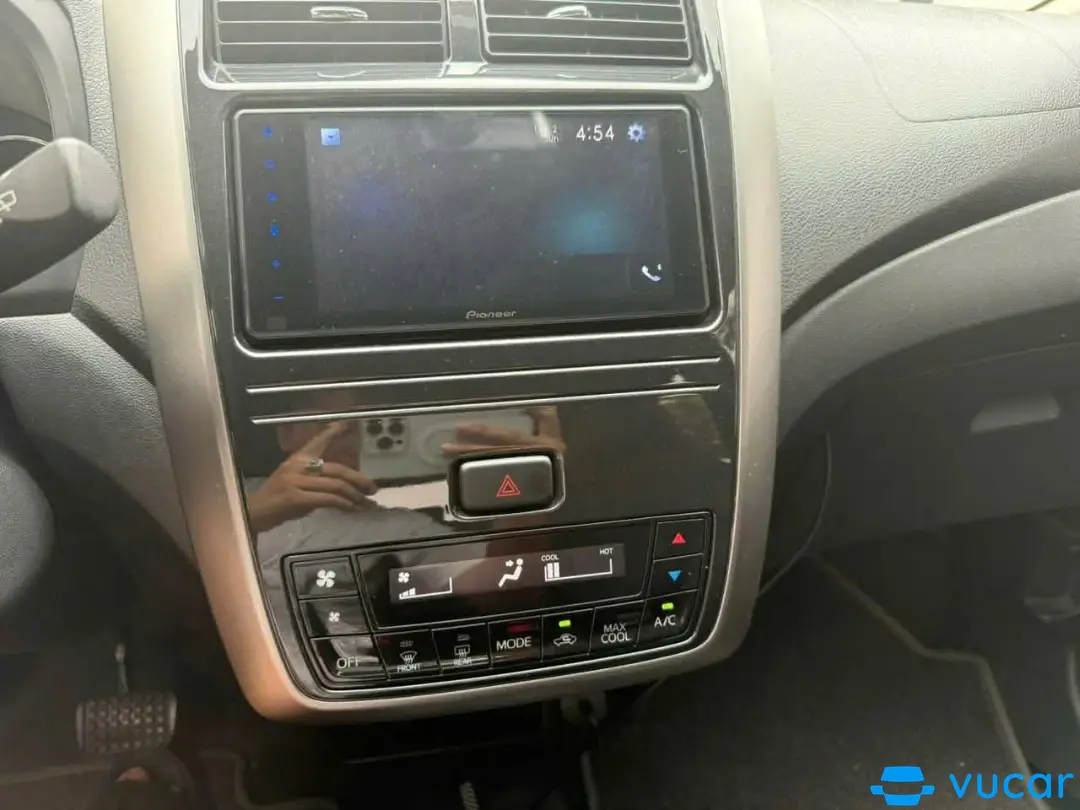 Toyota Wigo 1.2 AT 2021 - Nội thất 12