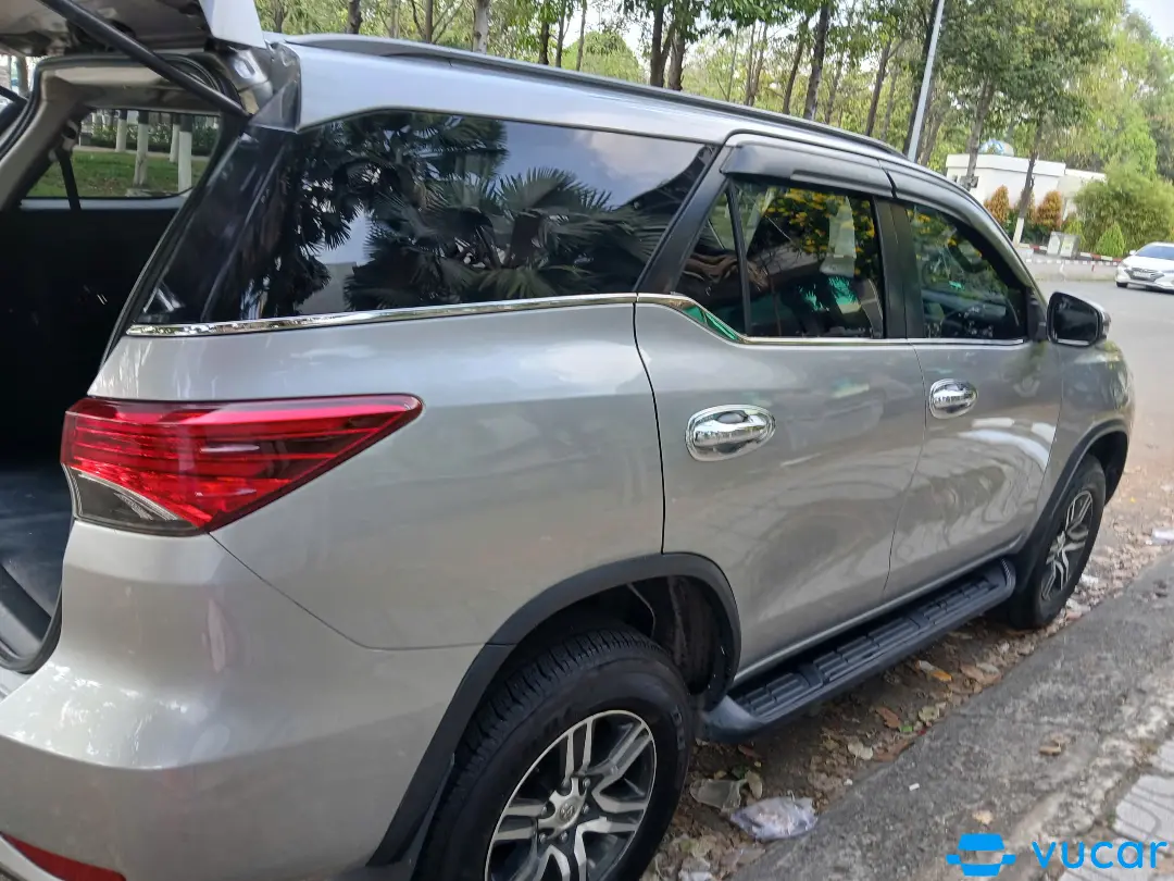 Toyota Fortuner 2018 2.4G 4x2 MT - Ngoại thất 22