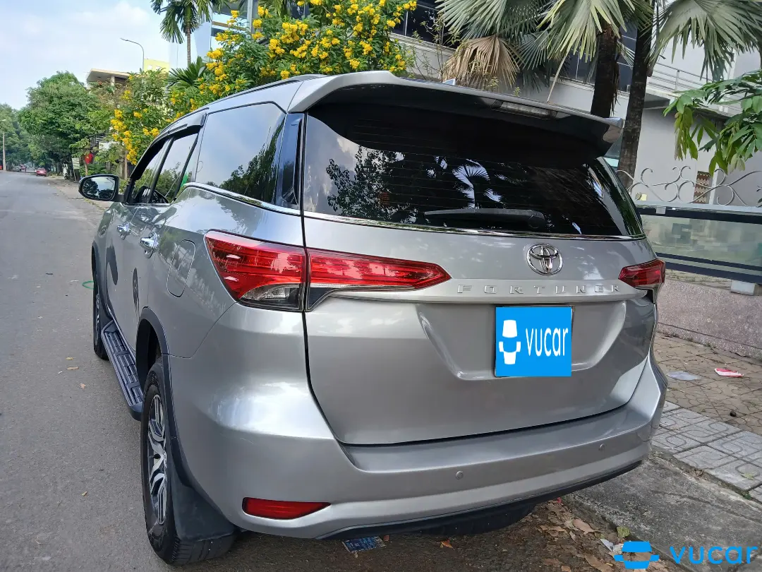 Toyota Fortuner 2018 2.4G 4x2 MT - Ngoại thất 9