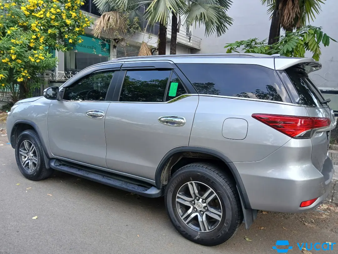 Toyota Fortuner 2018 2.4G 4x2 MT - Ngoại thất 20