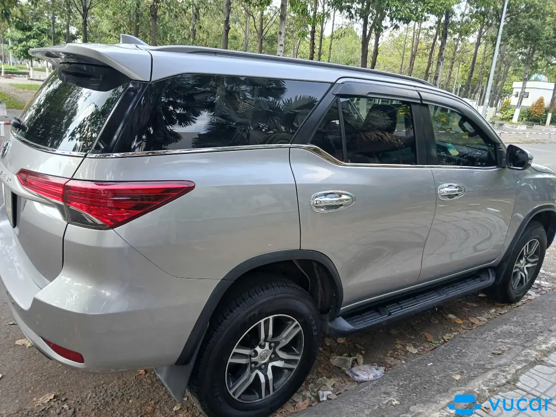 Toyota Fortuner 2018 2.4G 4x2 MT - Ngoại thất 17