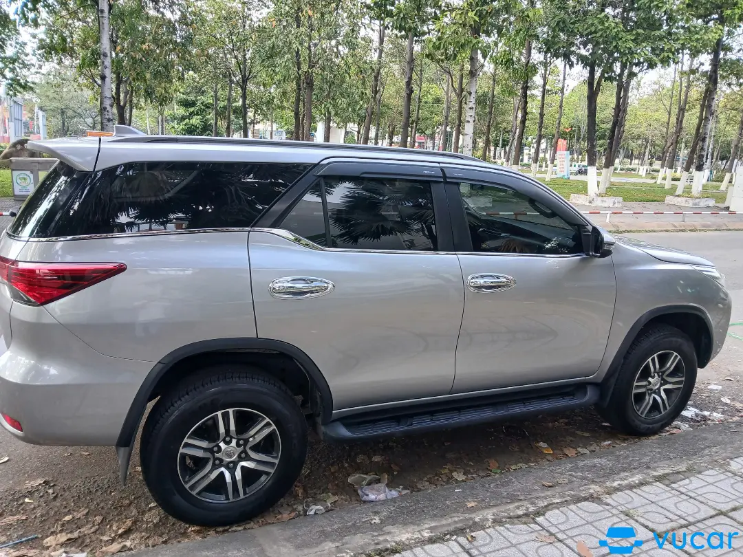 Toyota Fortuner 2018 2.4G 4x2 MT - Ngoại thất 16