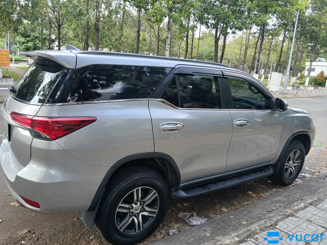 Toyota Fortuner 2018 2.4G 4x2 MT - Ngoại thất 18