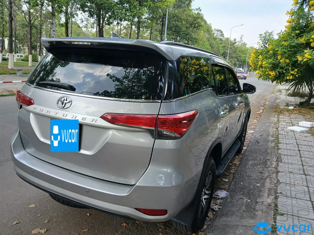 Toyota Fortuner 2018 2.4G 4x2 MT - Ngoại thất 1