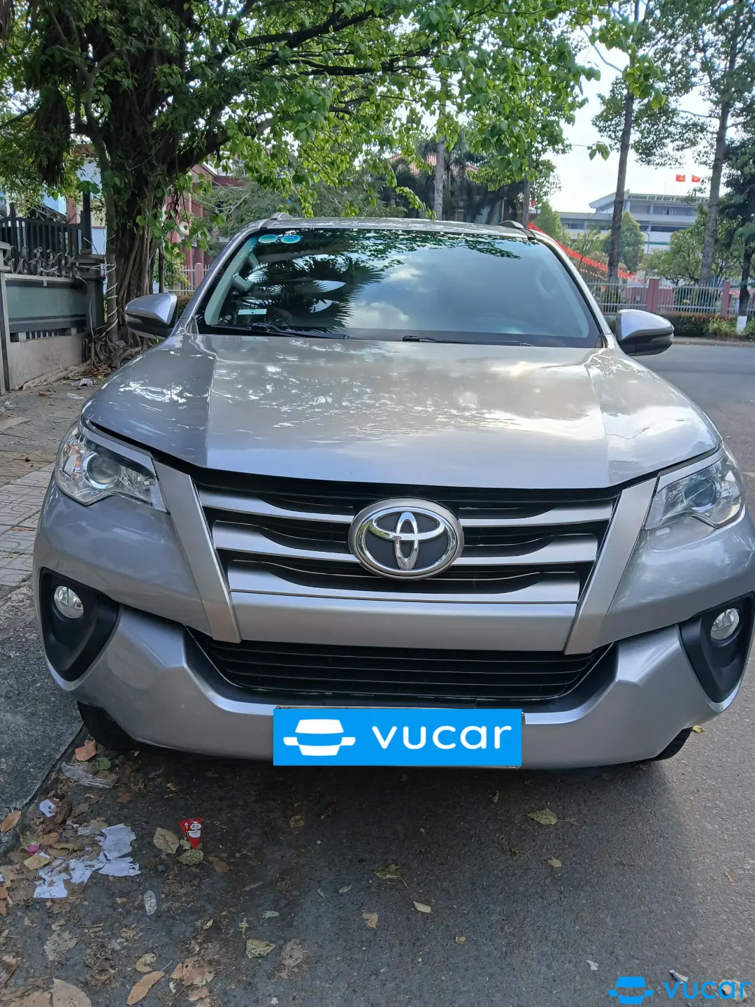 Toyota Fortuner 2018 2.4G 4x2 MT - Ngoại thất 12