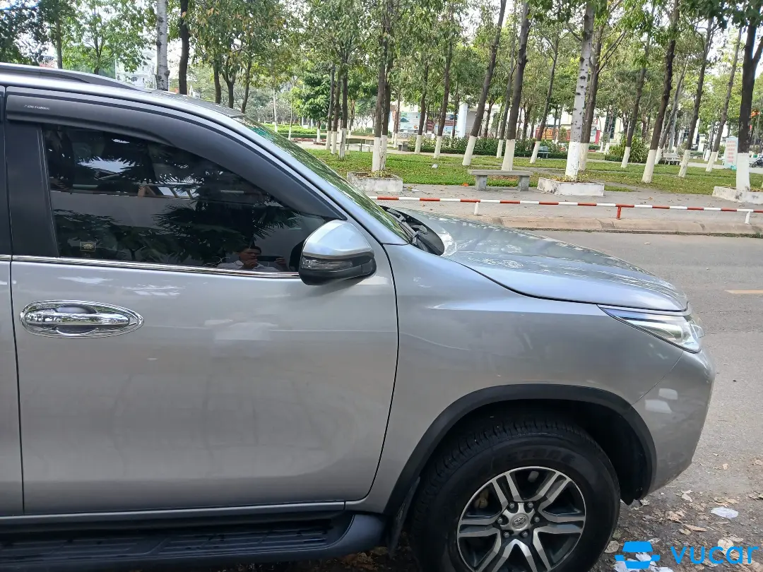 Toyota Fortuner 2018 2.4G 4x2 MT - Ngoại thất 13