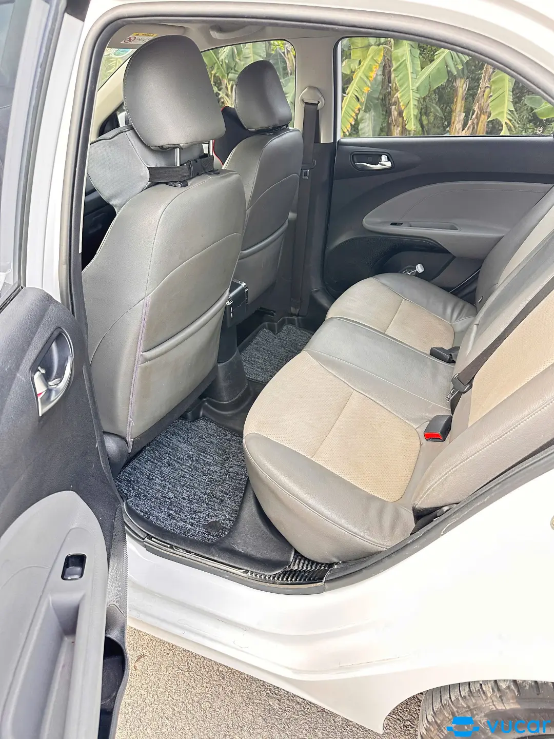 Kia Soluto 1.4 AT Deluxe 2022 - Nội thất 10