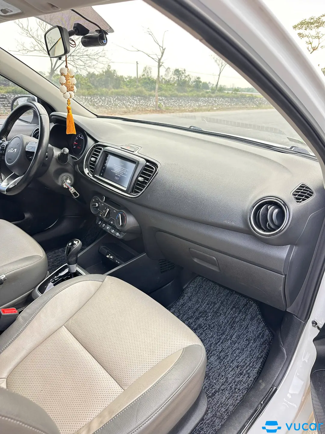 Kia Soluto 1.4 AT Deluxe 2022 - Nội thất 7