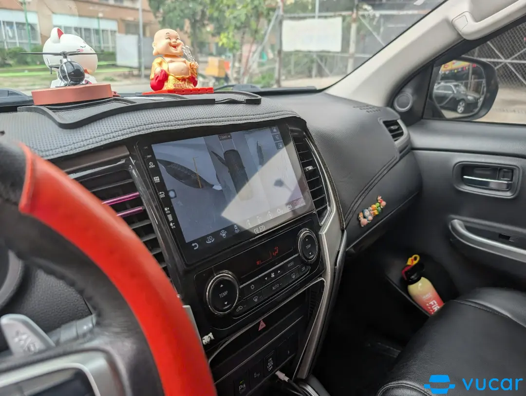Mitsubishi triton 2021 4x4 auto - Nội thất 3
