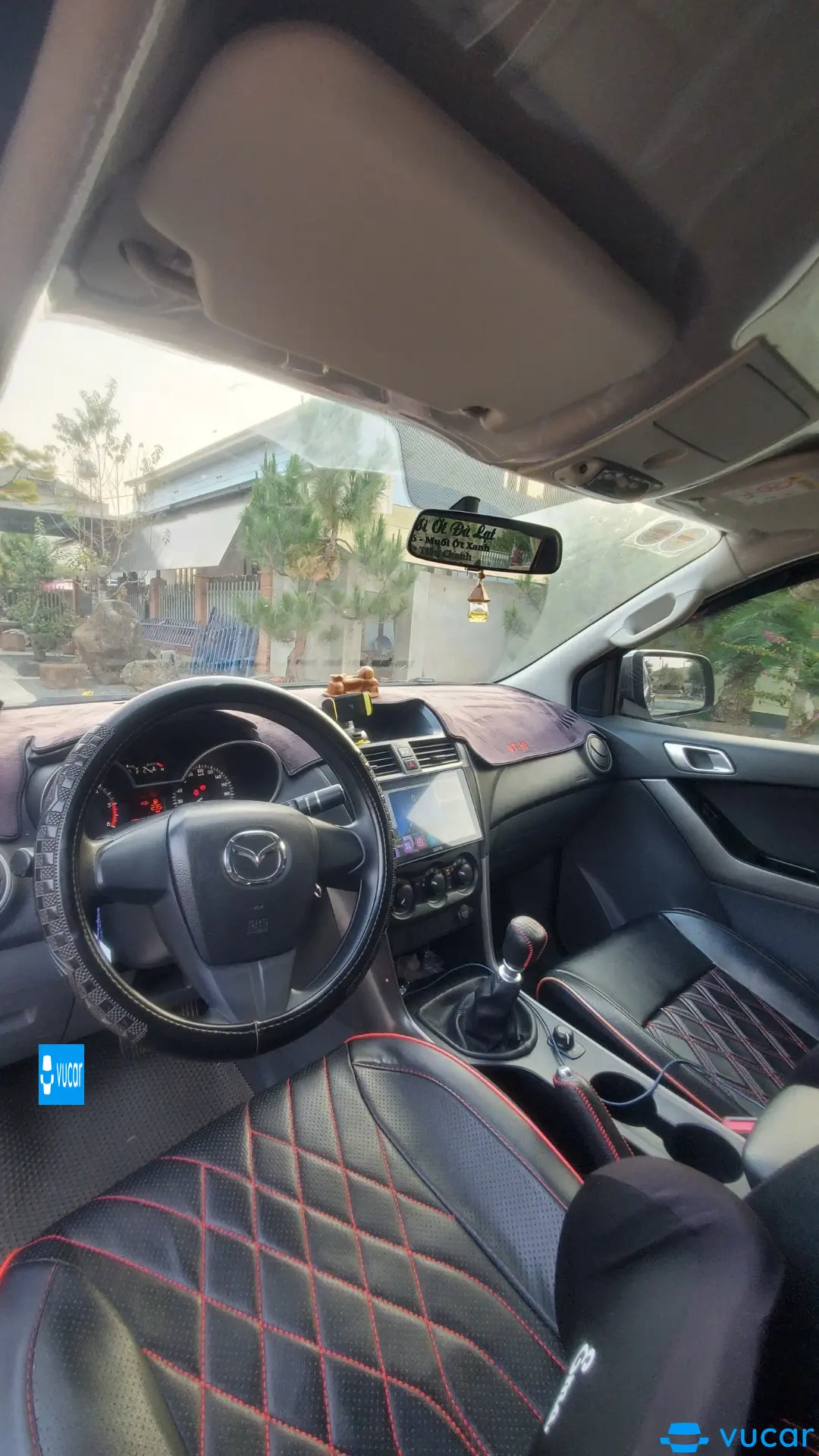 Mazda BT-50 2.2L 4x4 MT 2018 - Nội thất 1