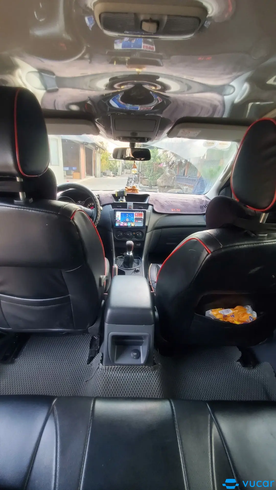 Mazda BT-50 2.2L 4x4 MT 2018 - Nội thất 2