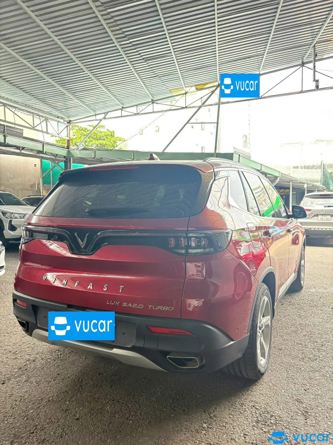 VinFast Lux sa 2.0 Plus 2.0 AT 2021 - Ngoại thất 6