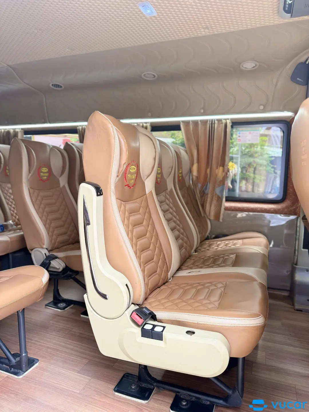 Ford transit 2018 - Nội thất 1