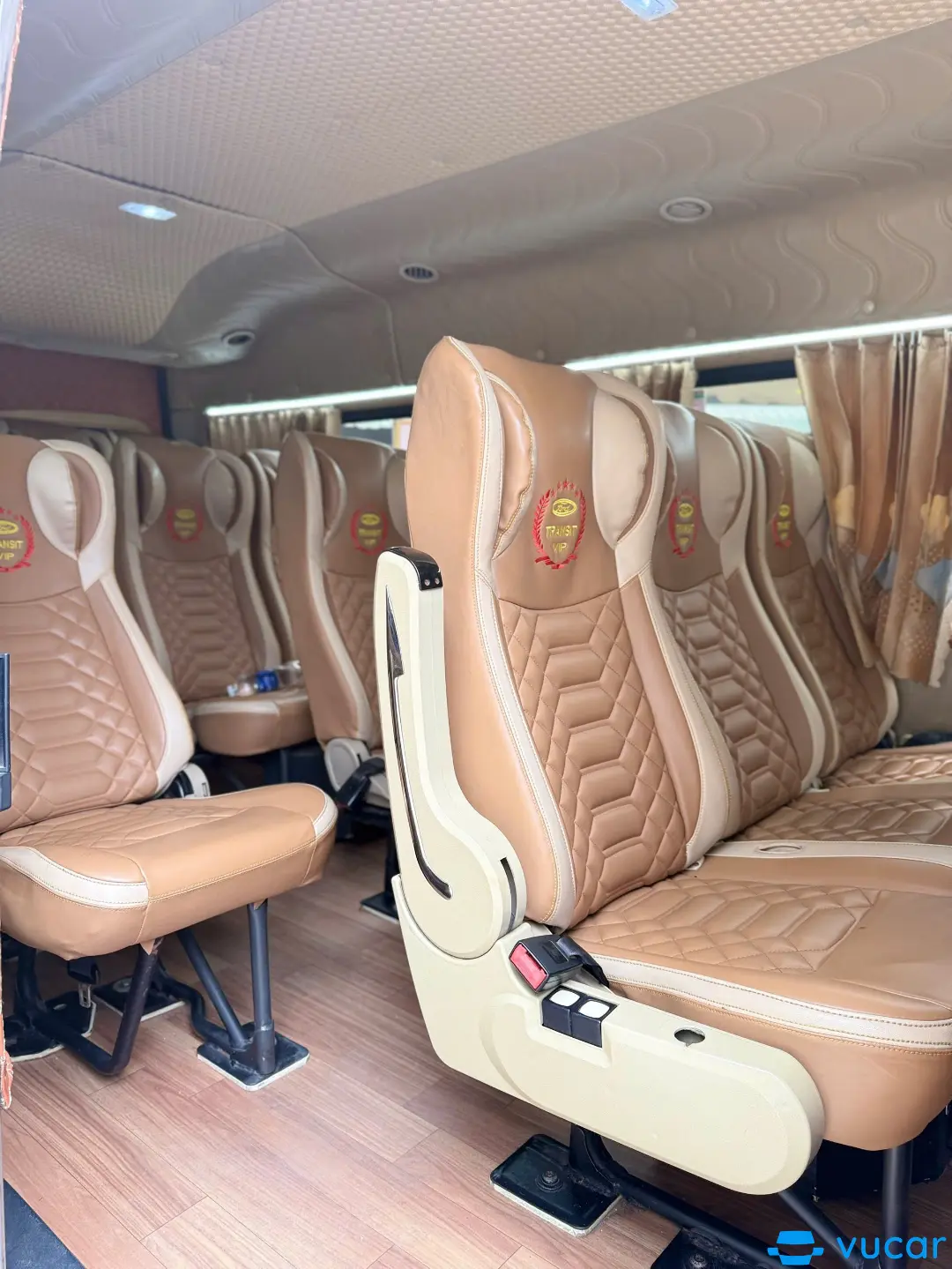 Ford transit 2018 - Nội thất 2