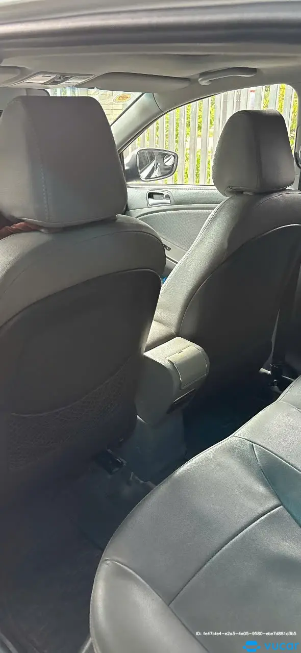 Hyundai Accent 1.4 AT 2014 - Nội thất 3