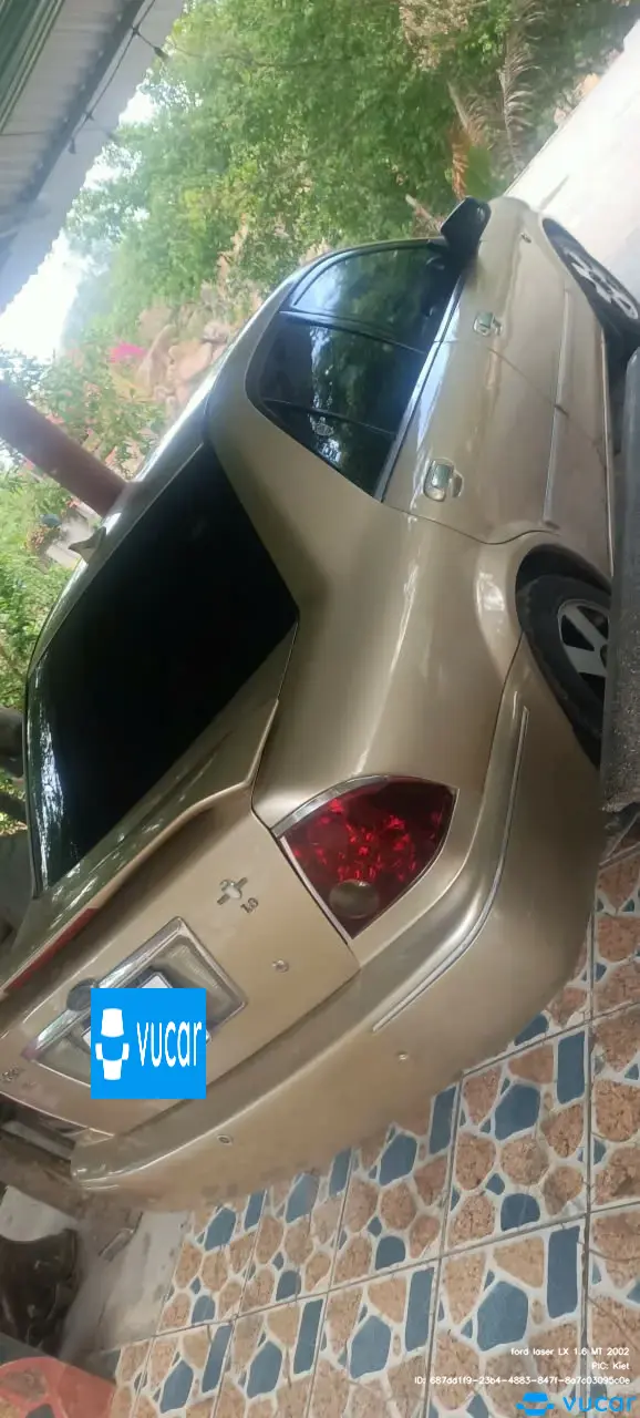 ford laser LX 1.6 MT 2002