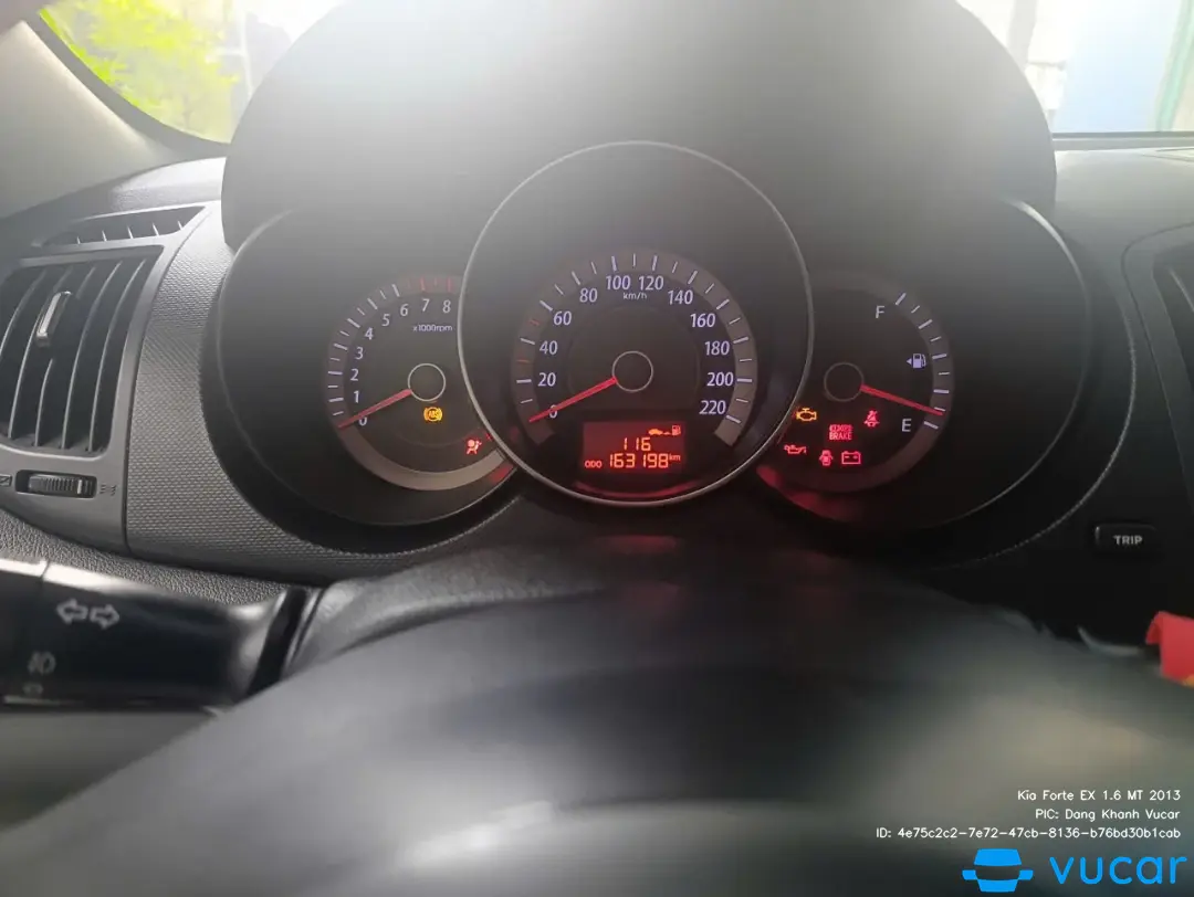 Kia Forte EX 1.6 MT 2012 - Nội thất 5