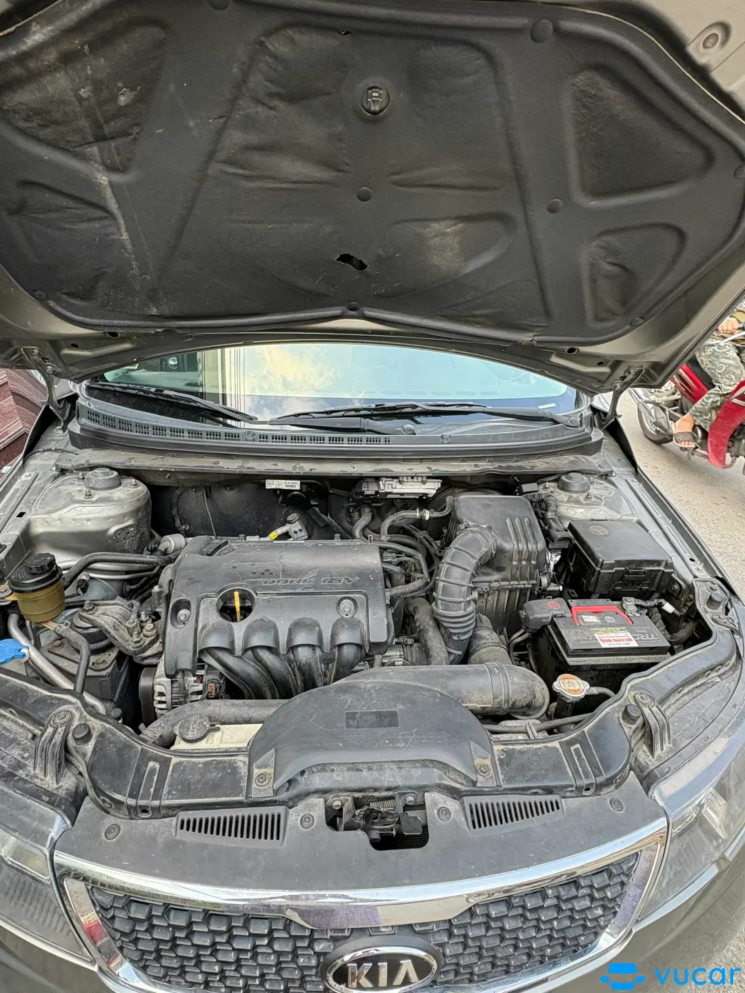 Kia Forte  2010 - Khoang động cơ 1