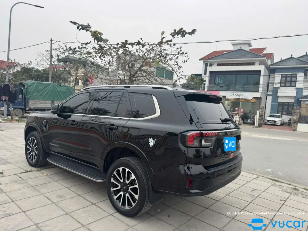 Ford Everest Platinum 2.0L 4x4 AT 2024