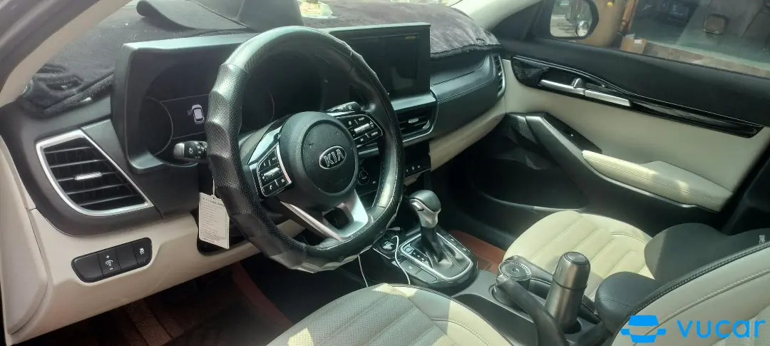 Kia Seltos Premium 1.4 AT 2020 - Nội thất 3